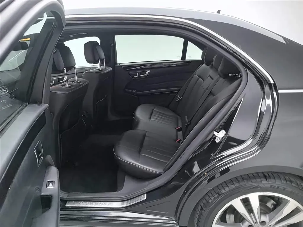 2015 Mercedes-Benz E Class 2.0T 211HP L4 7AT,autocango,china used car exporter,china ev exporter,chinese used car exporter,chinese used ev exporter