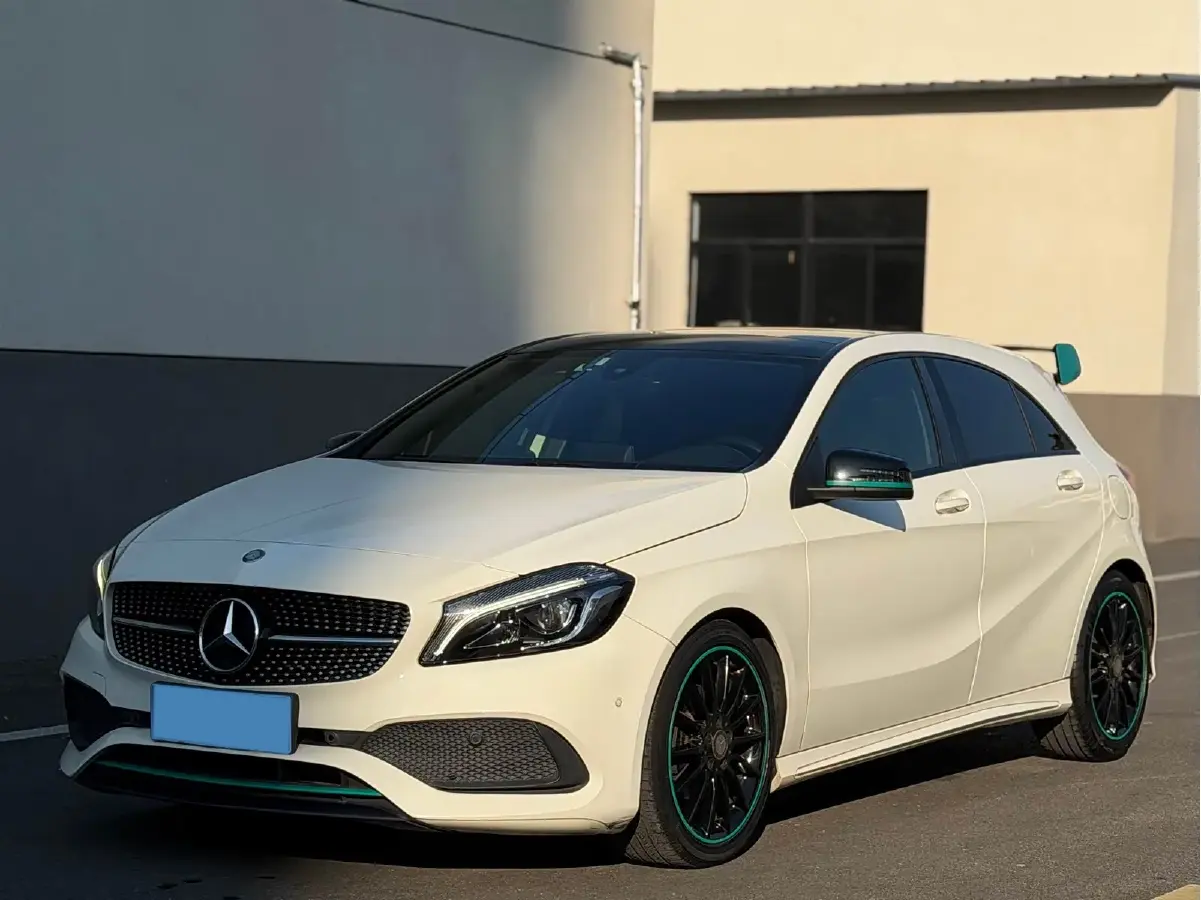 2016 Mercedes-Benz A Class 1.6T 156HP L4 7DCT