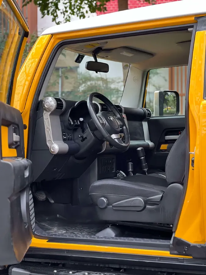 2007 Toyota FJ Cruiser 4.0L 244HP V6 5AT,autocango,china used car exporter,china ev exporter,chinese used car exporter,chinese used ev exporter