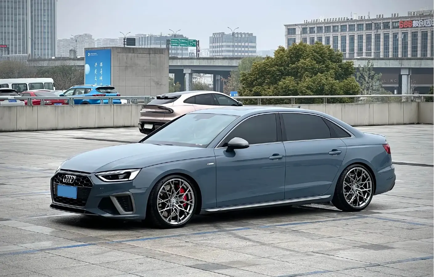 2022 Audi A4L 2.0T 190HP L4 7DCT