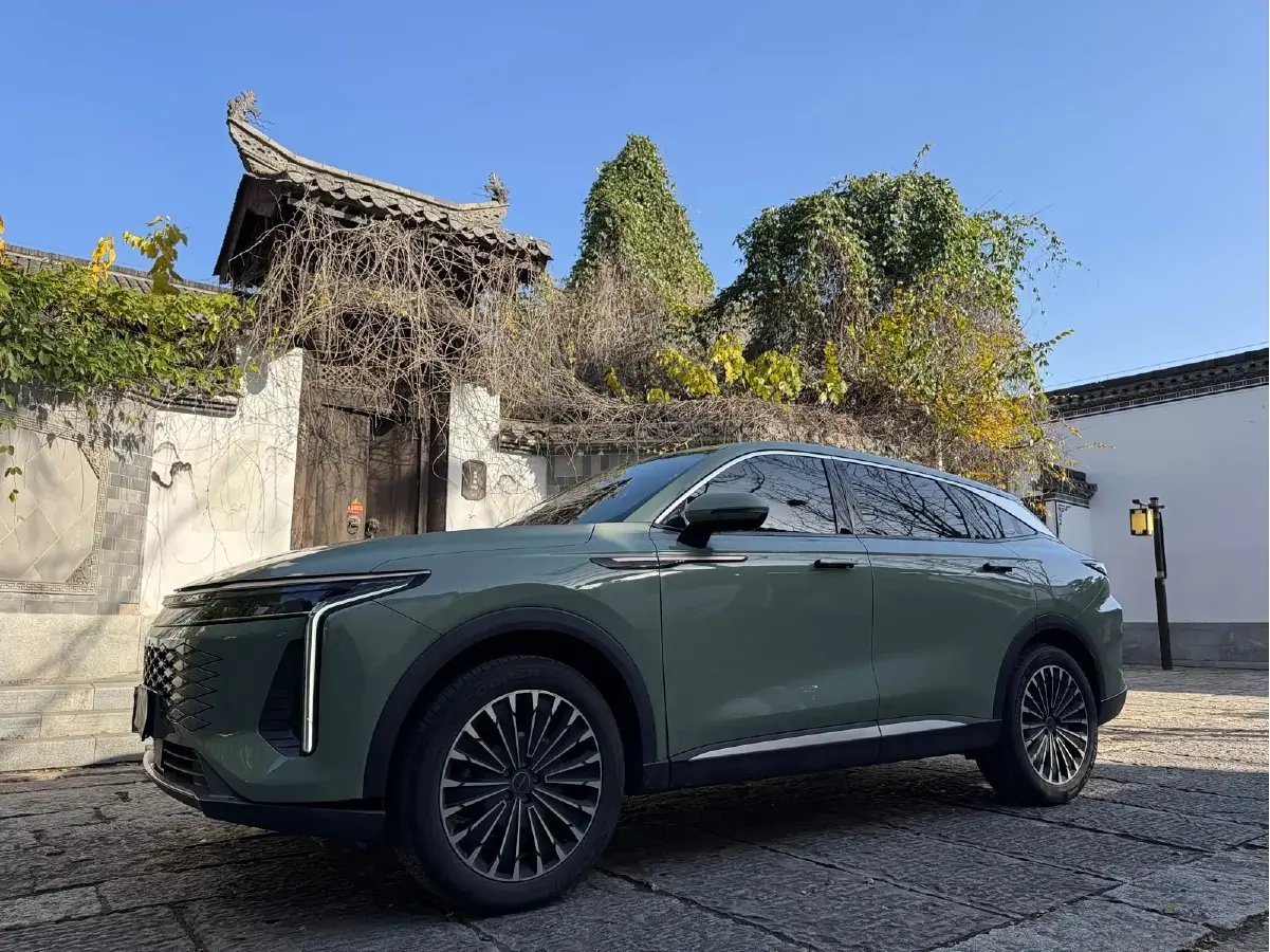 2023 Exceed RX 2.0T 261HP L4 7DCT