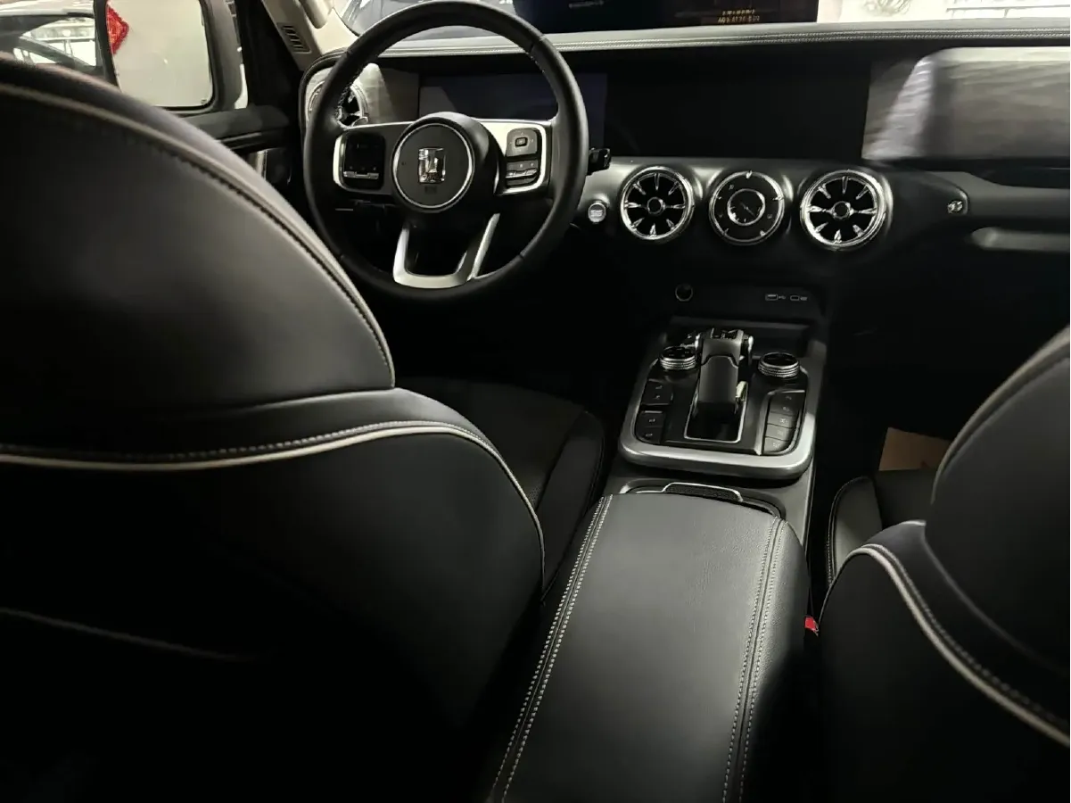 2023 Tank 300 2.0T 227HP L4 8AT,autocango,china used car exporter,china ev exporter,chinese used car exporter,chinese used ev exporter