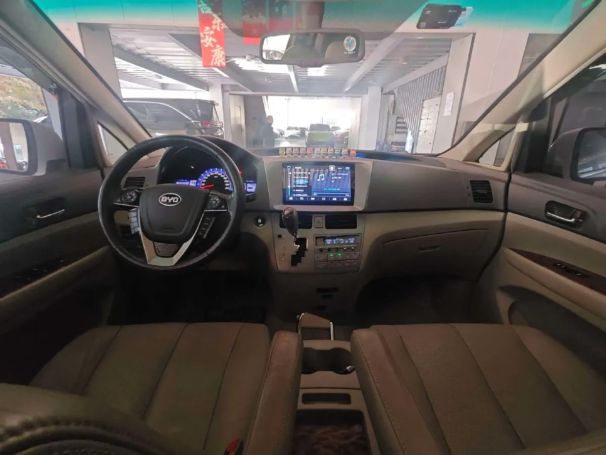 2015 BYD M6 2.4L 167HP L4 6DCT,autocango,china used car exporter,china ev exporter,chinese used car exporter,chinese used ev exporter