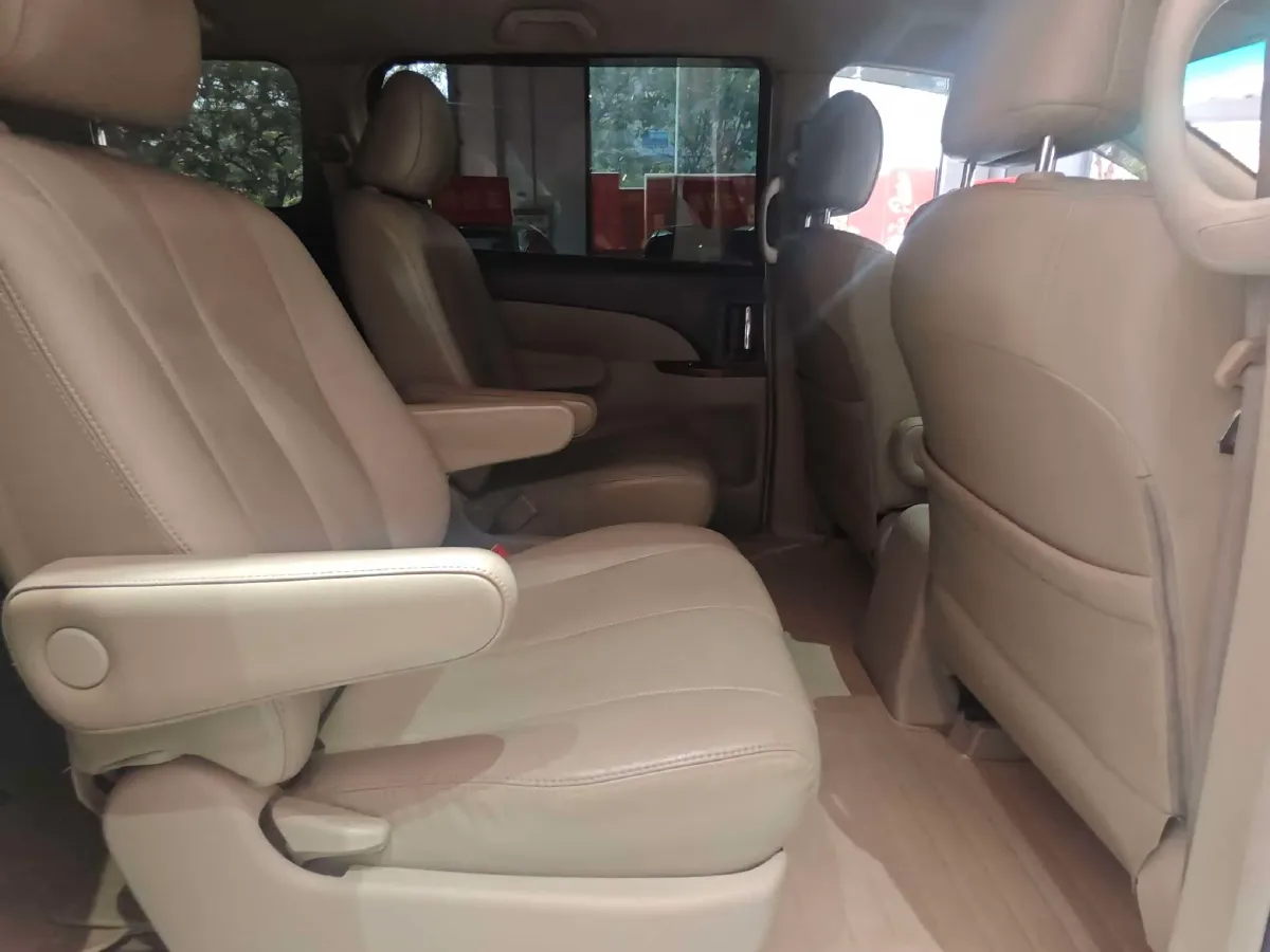 2015 BYD M6 2.4L 167HP L4 6DCT,autocango,china used car exporter,china ev exporter,chinese used car exporter,chinese used ev exporter