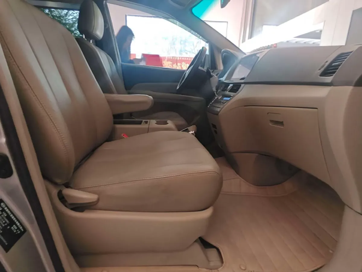 2015 BYD M6 2.4L 167HP L4 6DCT,autocango,china used car exporter,china ev exporter,chinese used car exporter,chinese used ev exporter