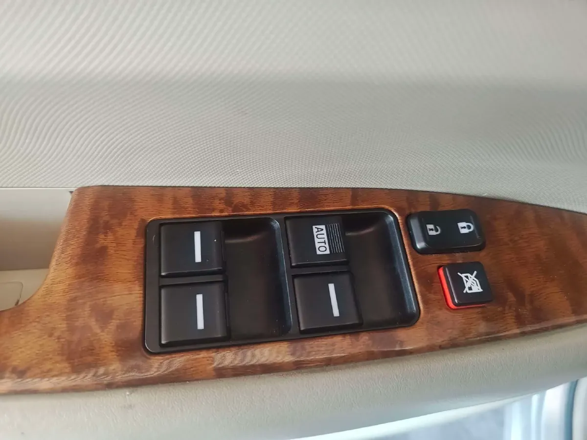 2015 BYD M6 2.4L 167HP L4 6DCT,autocango,china used car exporter,china ev exporter,chinese used car exporter,chinese used ev exporter