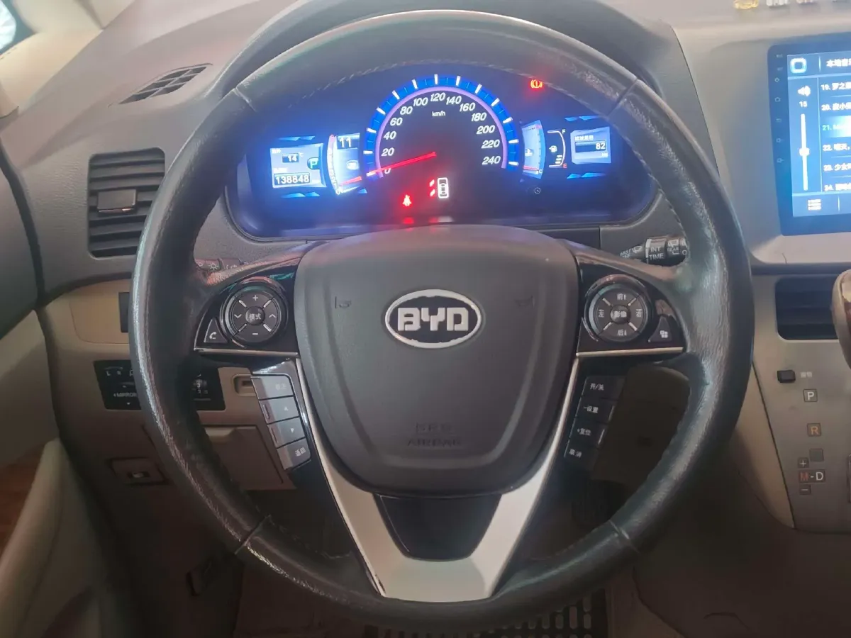 2015 BYD M6 2.4L 167HP L4 6DCT,autocango,china used car exporter,china ev exporter,chinese used car exporter,chinese used ev exporter