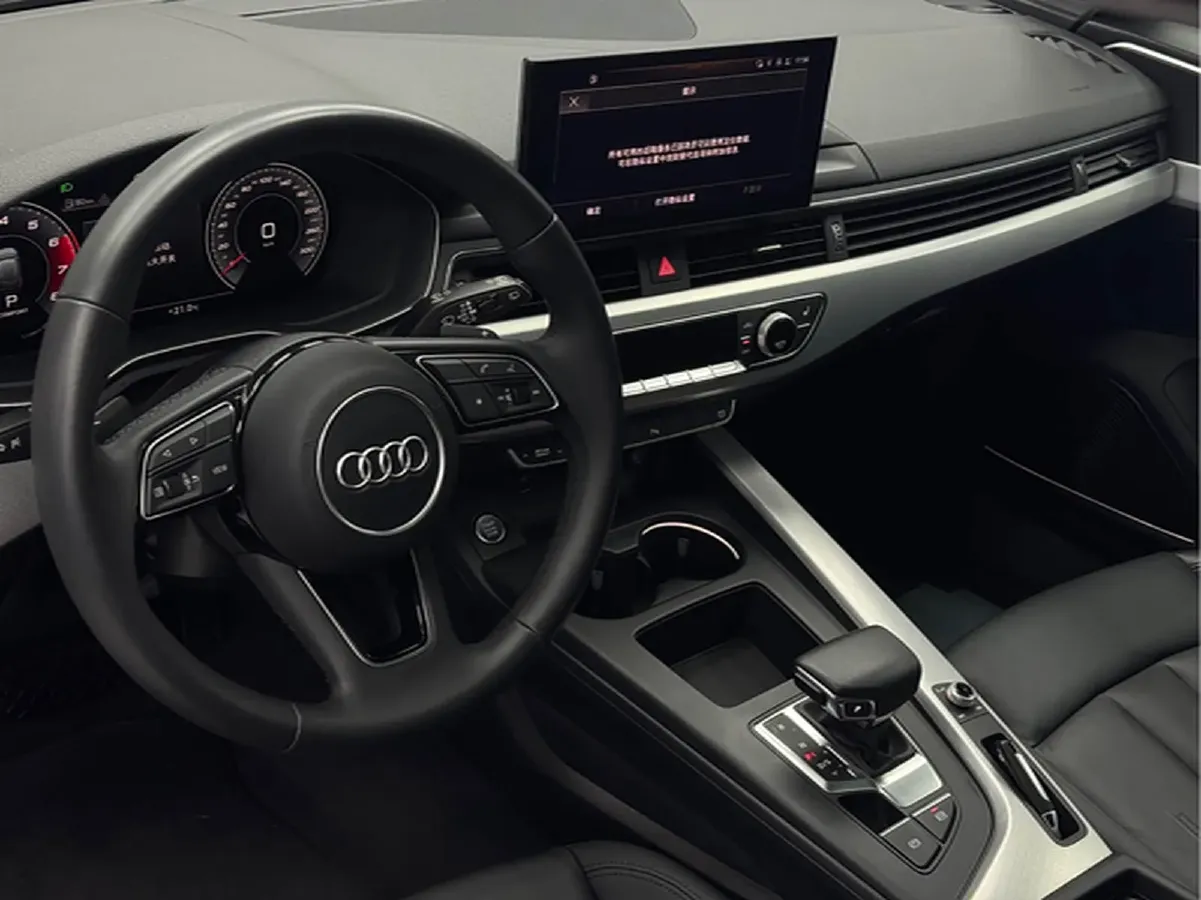 2021 Audi A4 2.0T 204HP L4 7DCT,autocango,china used car exporter,china ev exporter,chinese used car exporter,chinese used ev exporter