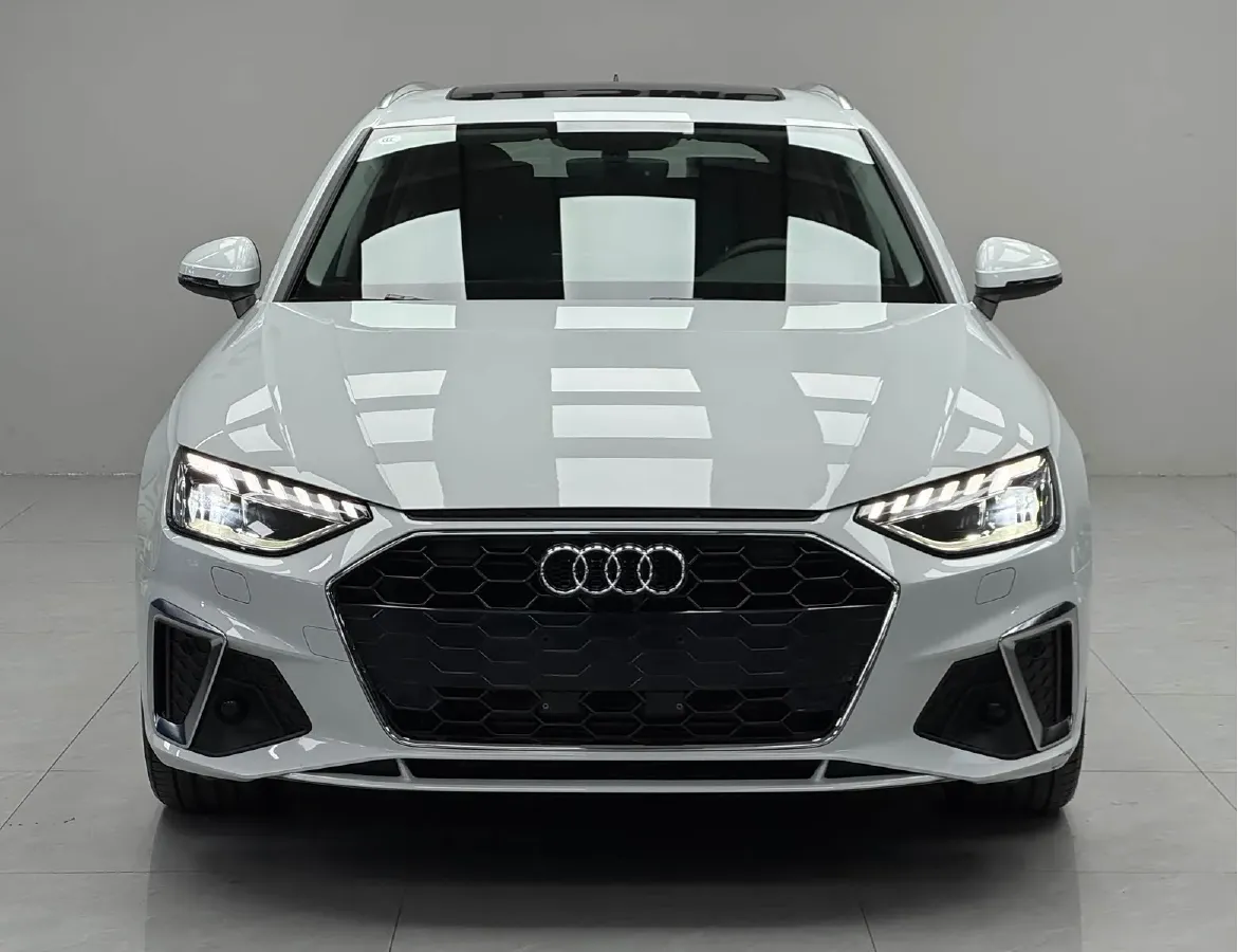 2021 Audi A4 2.0T 204HP L4 7DCT,autocango,china used car exporter,china ev exporter,chinese used car exporter,chinese used ev exporter