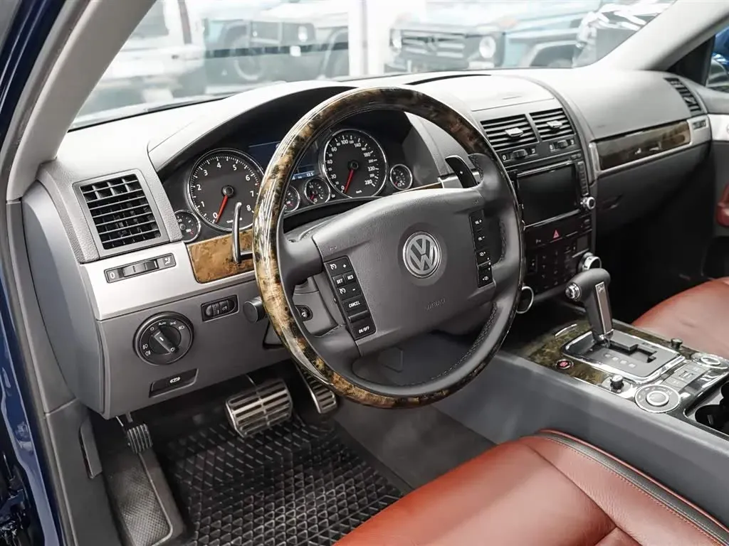 2008 Volkswagen Touareg 6.0L 450HP W12 6AT,autocango,china used car exporter,china ev exporter,chinese used car exporter,chinese used ev exporter