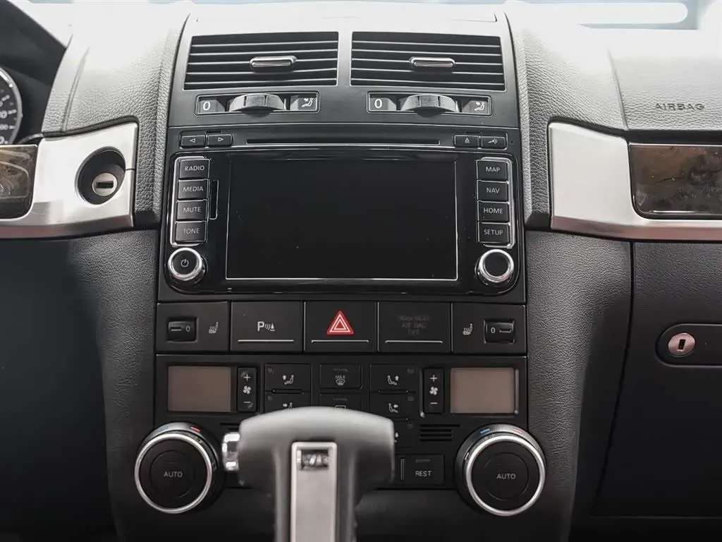 2008 Volkswagen Touareg 6.0L 450HP W12 6AT,autocango,china used car exporter,china ev exporter,chinese used car exporter,chinese used ev exporter