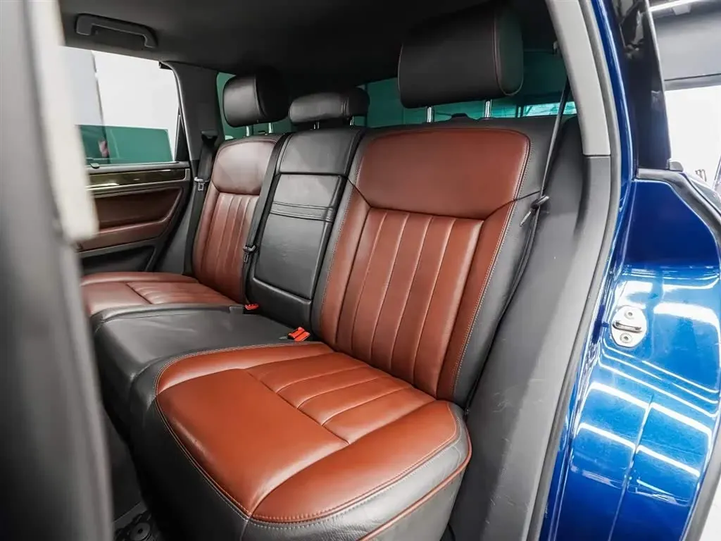 2008 Volkswagen Touareg 6.0L 450HP W12 6AT,autocango,china used car exporter,china ev exporter,chinese used car exporter,chinese used ev exporter