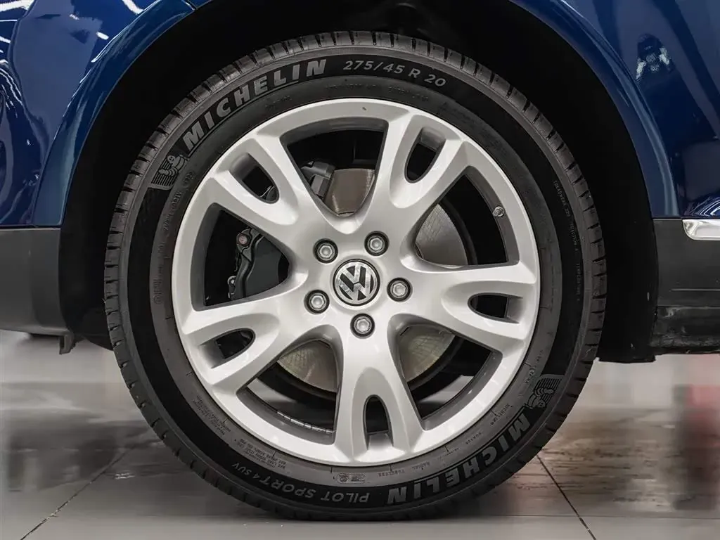 2008 Volkswagen Touareg 6.0L 450HP W12 6AT,autocango,china used car exporter,china ev exporter,chinese used car exporter,chinese used ev exporter