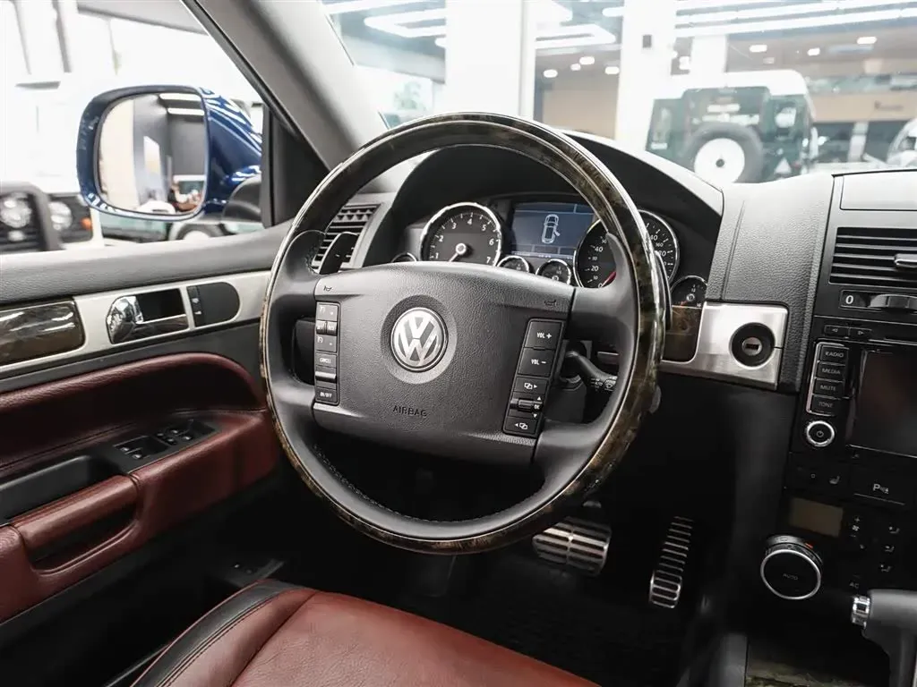 2008 Volkswagen Touareg 6.0L 450HP W12 6AT,autocango,china used car exporter,china ev exporter,chinese used car exporter,chinese used ev exporter