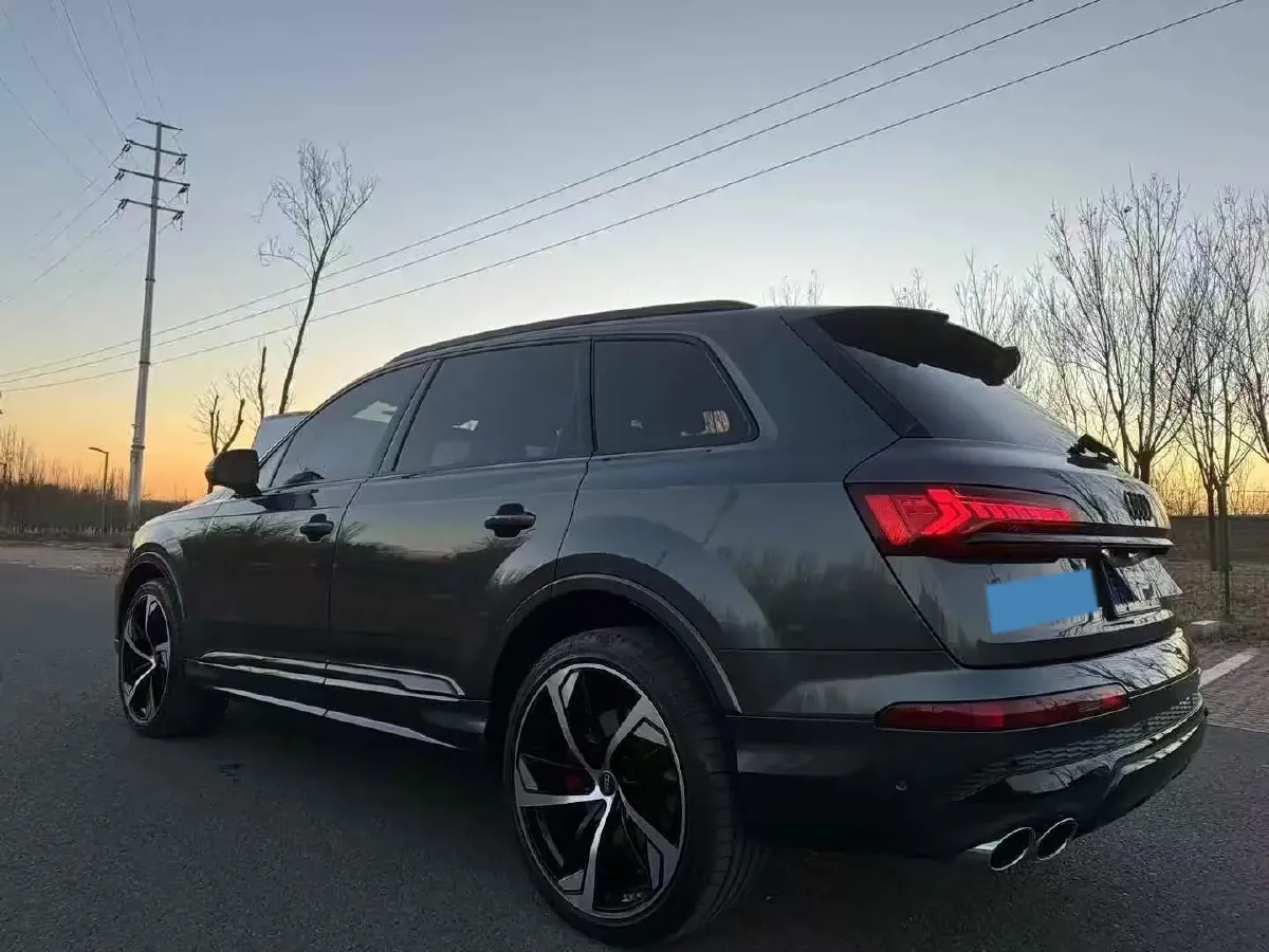 2024 Audi SQ7 4.0T 507HP V8 8AT,autocango,china used car exporter,china ev exporter,chinese used car exporter,chinese used ev exporter