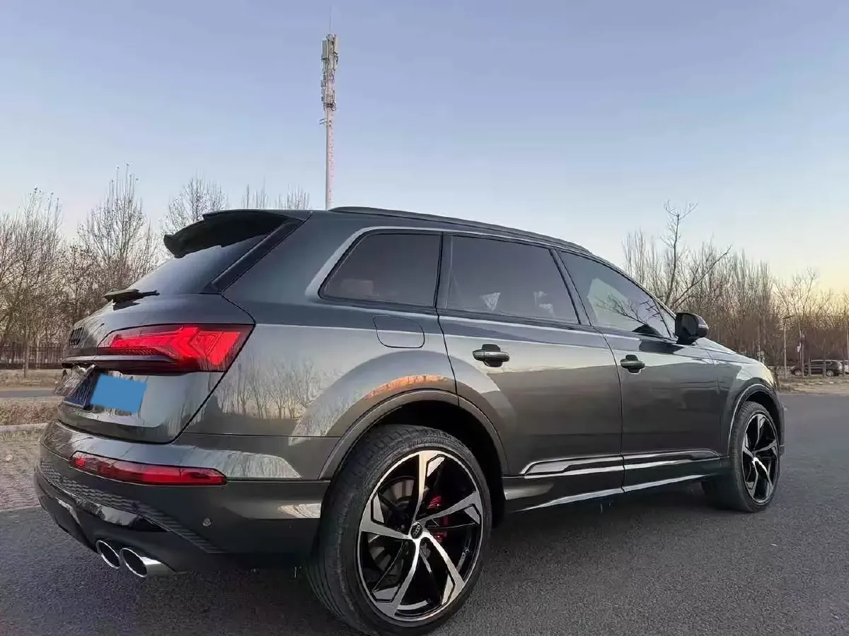 2024 Audi SQ7 4.0T 507HP V8 8AT,autocango,china used car exporter,china ev exporter,chinese used car exporter,chinese used ev exporter