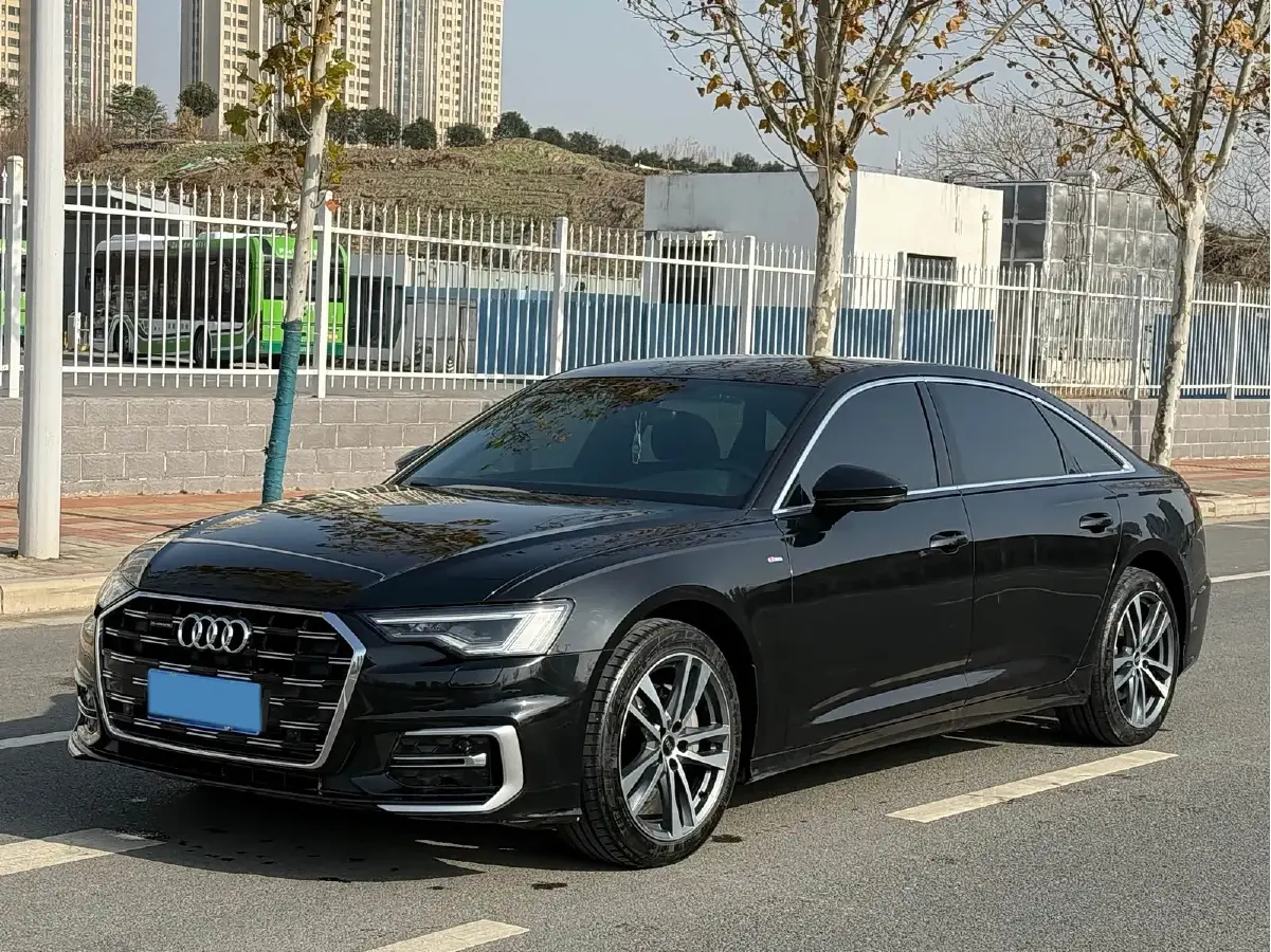2023 Audi A6L 2.0T 190HP L4 7DCT