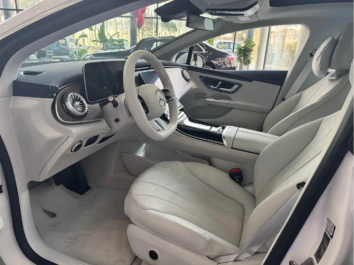 2025 Mercedes-Benz EQE Class BEV 96.1KWH,autocango,china used car exporter,china ev exporter,chinese used car exporter,chinese used ev exporter