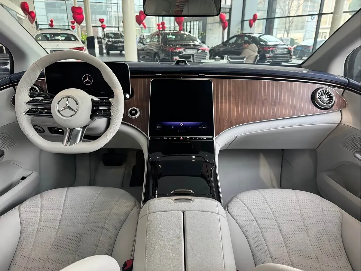 2025 Mercedes-Benz EQE Class BEV 96.1KWH,autocango,china used car exporter,china ev exporter,chinese used car exporter,chinese used ev exporter