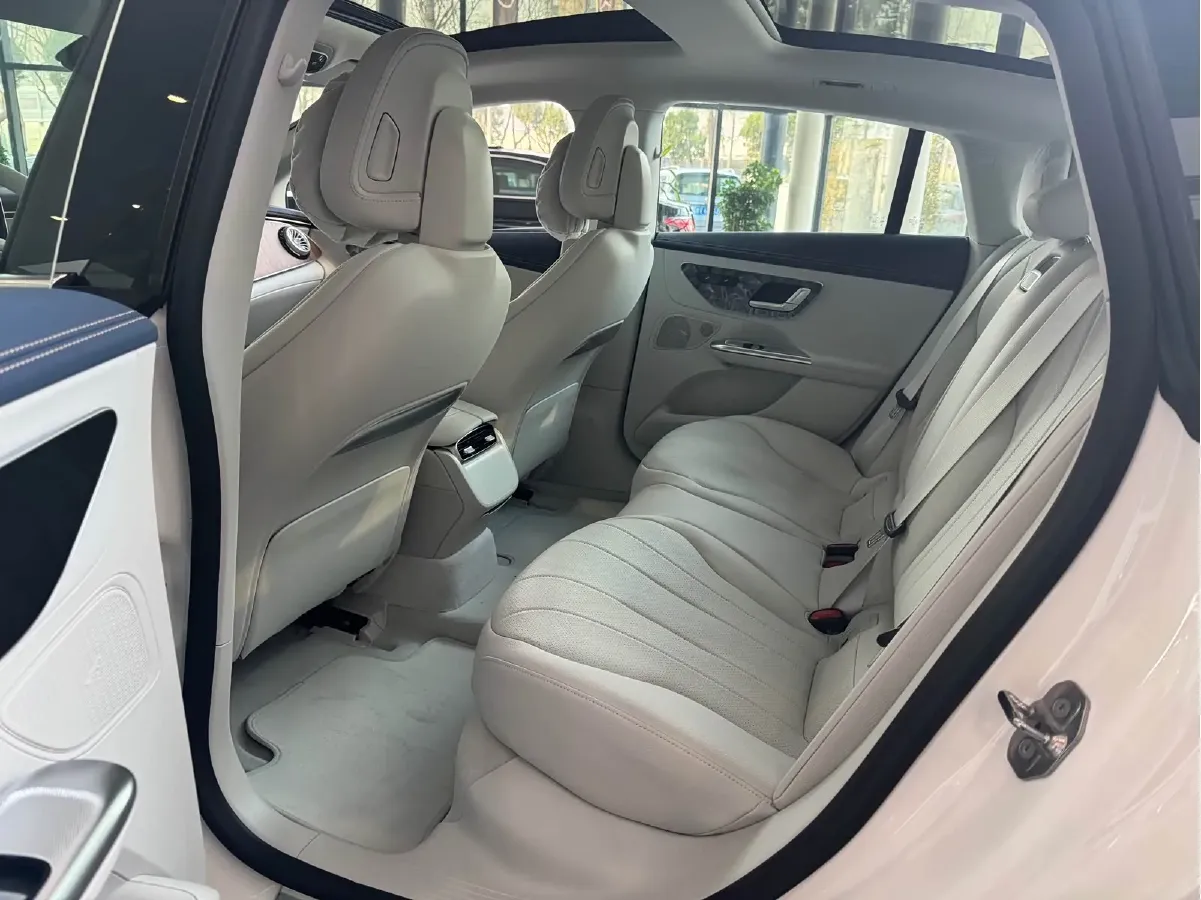 2025 Mercedes-Benz EQE Class BEV 96.1KWH,autocango,china used car exporter,china ev exporter,chinese used car exporter,chinese used ev exporter