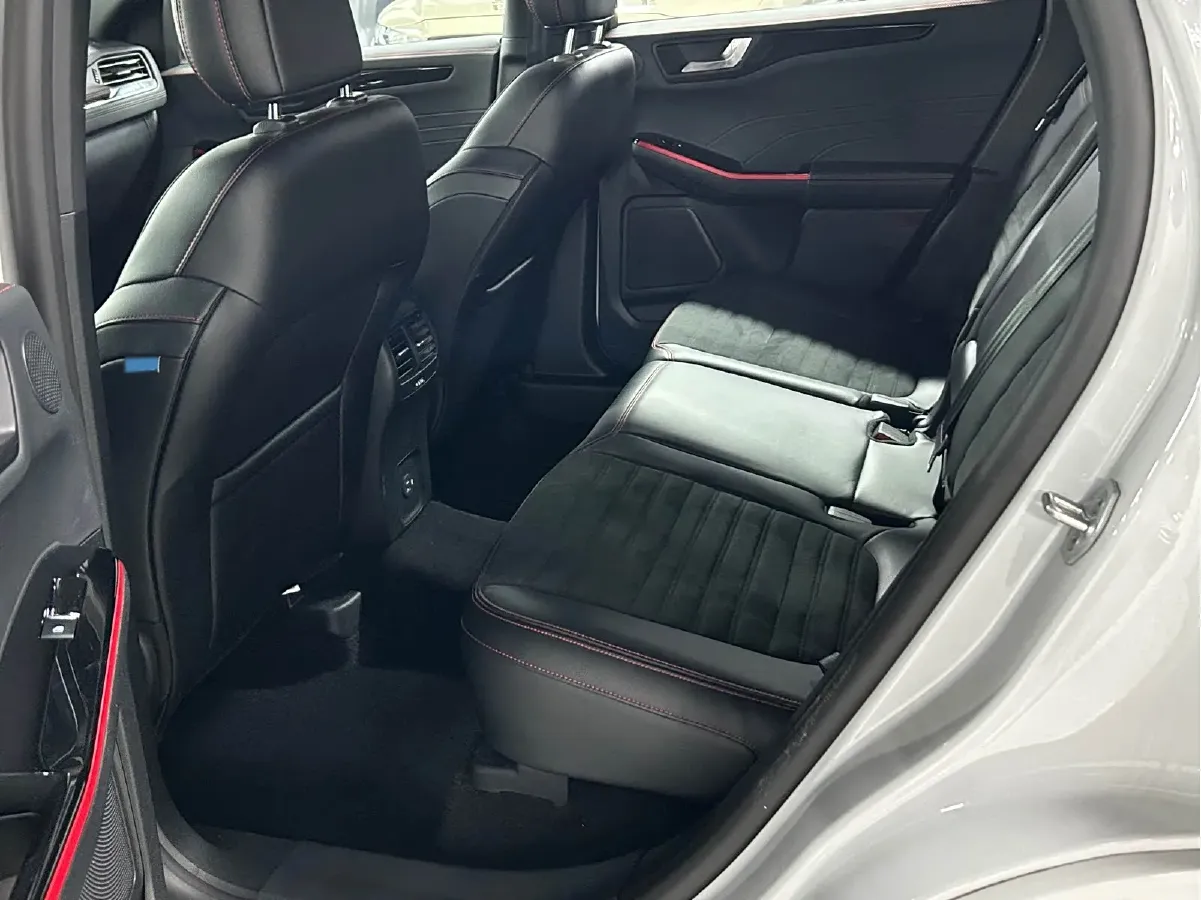 2024 Ford Escape 2.0T 248HP L4 8AT,autocango,china used car exporter,china ev exporter,chinese used car exporter,chinese used ev exporter