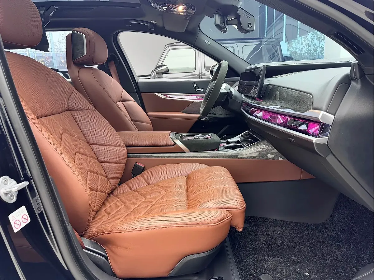 2023 BMW i7 BEV 101.7KWH,autocango,china used car exporter,china ev exporter,chinese used car exporter,chinese used ev exporter