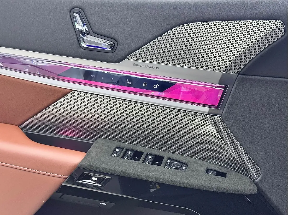 2023 BMW i7 BEV 101.7KWH,autocango,china used car exporter,china ev exporter,chinese used car exporter,chinese used ev exporter