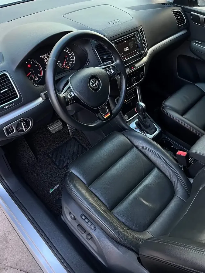 2018 Volkswagen Sharan 2.0T 220HP L4 6DCT,autocango,china used car exporter,china ev exporter,chinese used car exporter,chinese used ev exporter