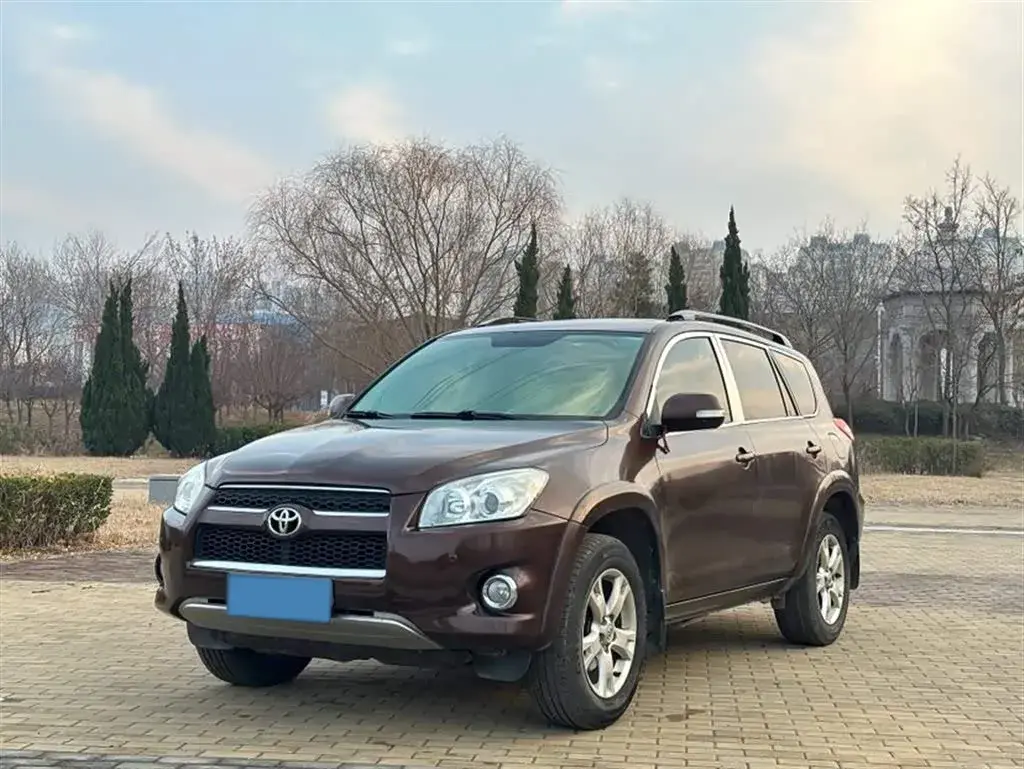 2011 Toyota RAV4 2.0L 150HP L4 4AT