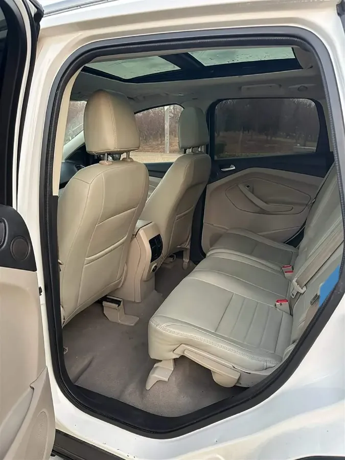 2013 Ford Kuga 1.6T 177HP L4 6AT,autocango,china used car exporter,china ev exporter,chinese used car exporter,chinese used ev exporter