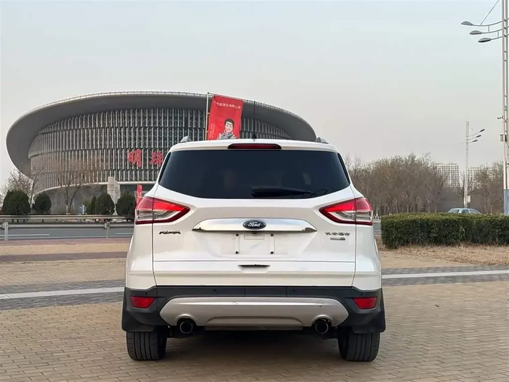 2013 Ford Kuga 1.6T 177HP L4 6AT,autocango,china used car exporter,china ev exporter,chinese used car exporter,chinese used ev exporter