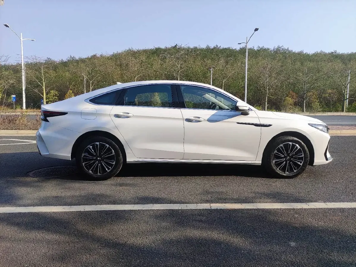 2024 Fulwin FulwinA8 1.5T 156HP L4 1DHT PHEV 18.3KWH,autocango,china used car exporter,china ev exporter,chinese used car exporter,chinese used ev exporter