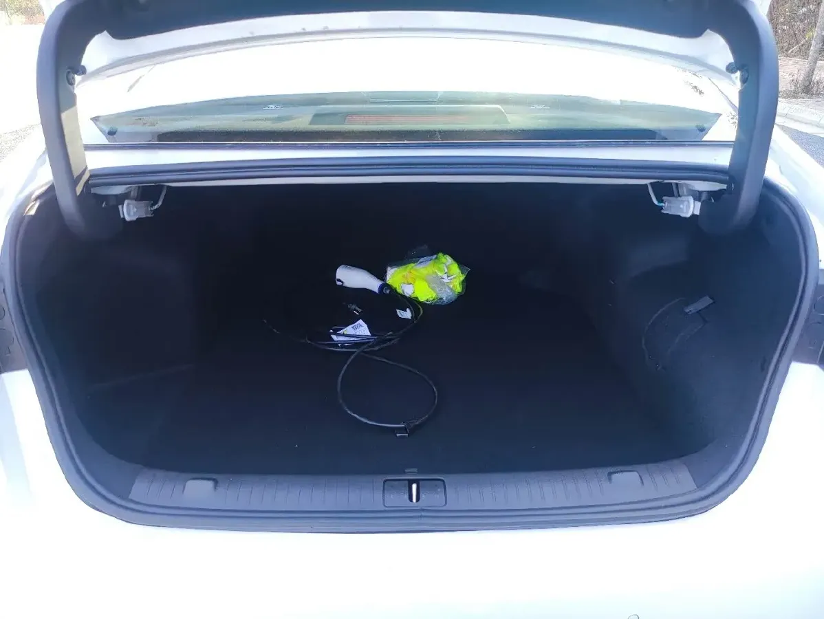 2024 Fulwin FulwinA8 1.5T 156HP L4 1DHT PHEV 18.3KWH,autocango,china used car exporter,china ev exporter,chinese used car exporter,chinese used ev exporter