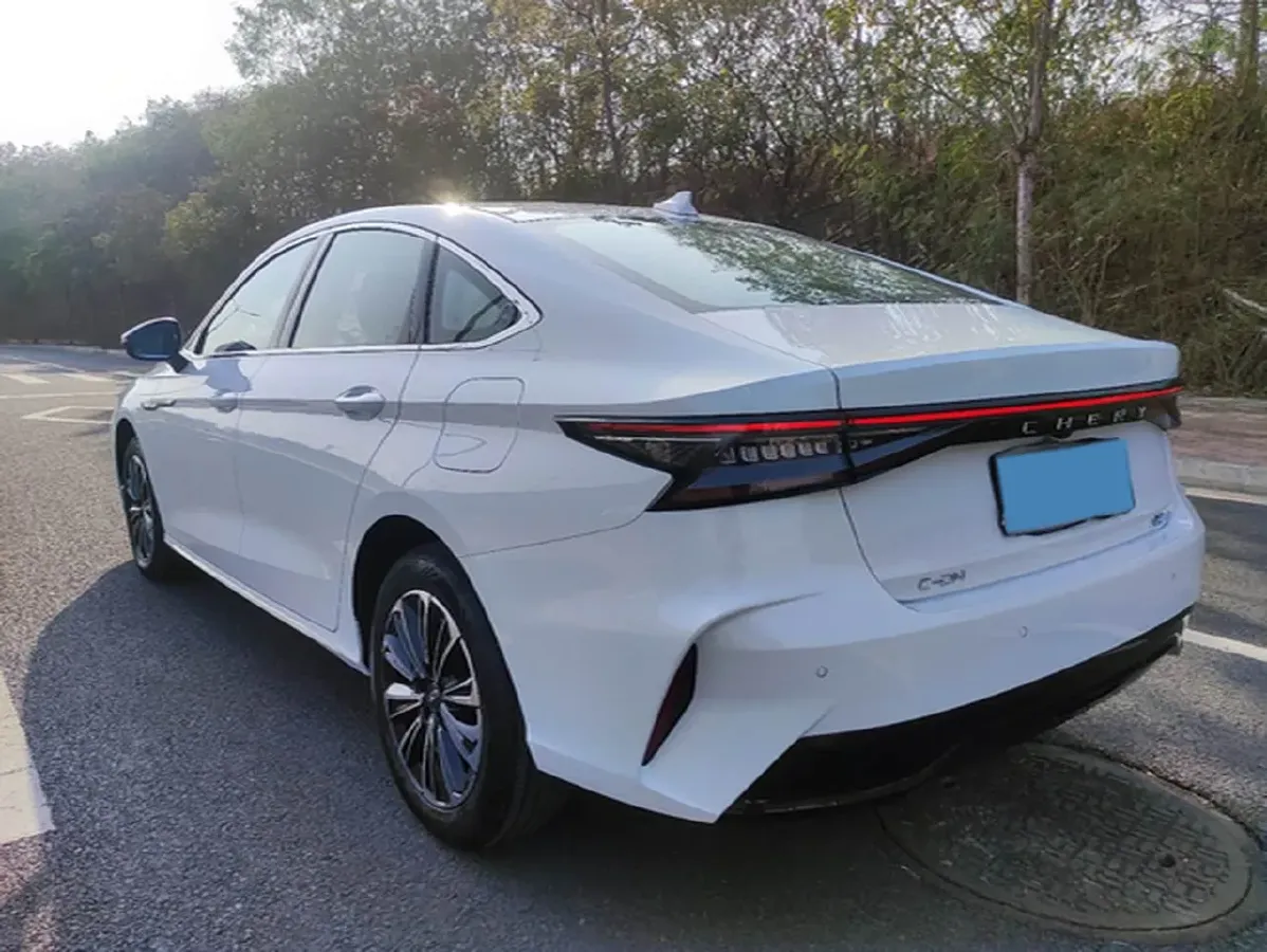 2024 Fulwin FulwinA8 1.5T 156HP L4 1DHT PHEV 18.3KWH,autocango,china used car exporter,china ev exporter,chinese used car exporter,chinese used ev exporter