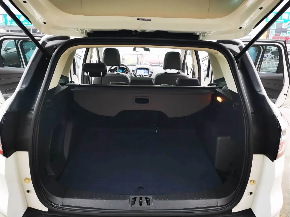 2018 Ford Kuga 1.5T 181HP L4 6AT,autocango,china used car exporter,china ev exporter,chinese used car exporter,chinese used ev exporter