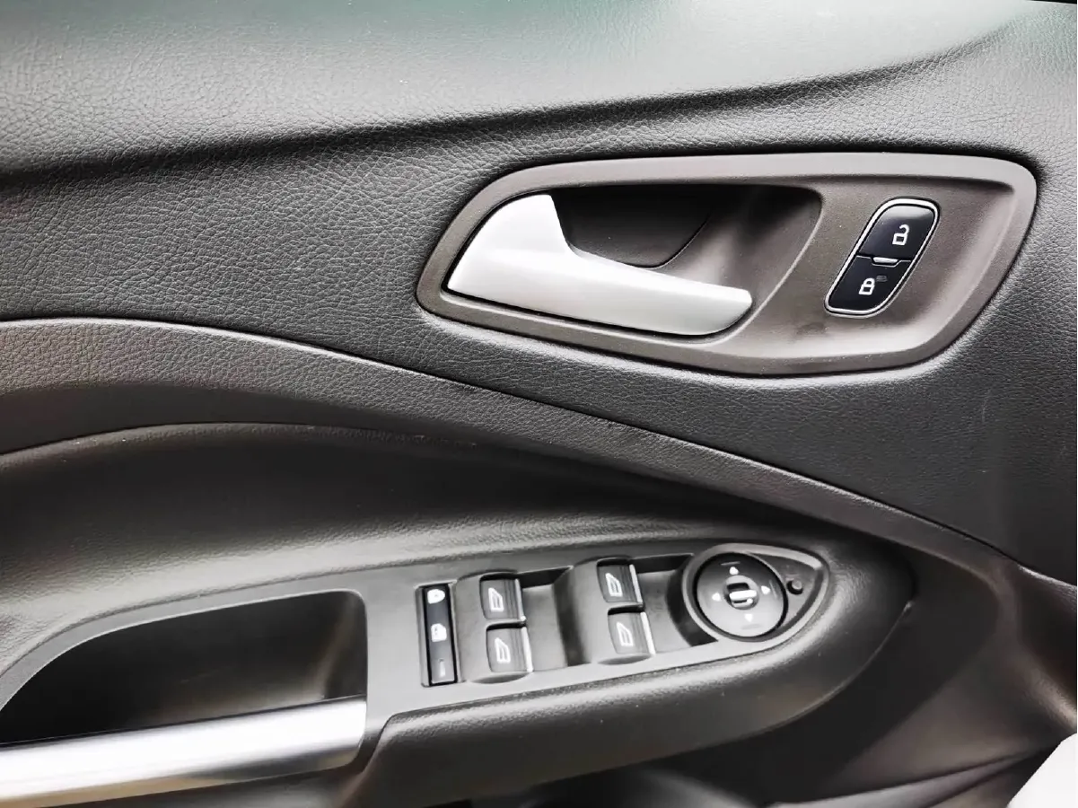 2018 Ford Kuga 1.5T 181HP L4 6AT,autocango,china used car exporter,china ev exporter,chinese used car exporter,chinese used ev exporter