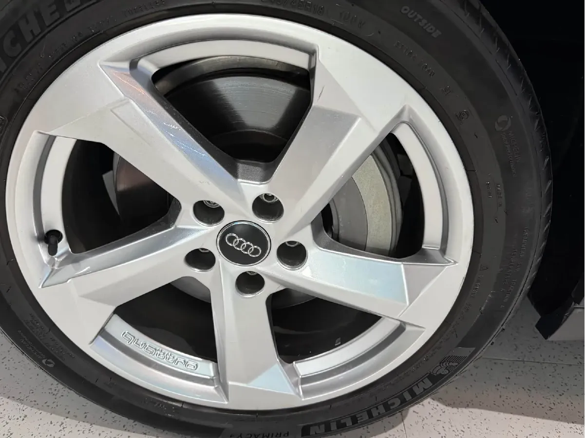 2017 Audi A4 2.0T 252HP L4 7DCT,autocango,china used car exporter,china ev exporter,chinese used car exporter,chinese used ev exporter