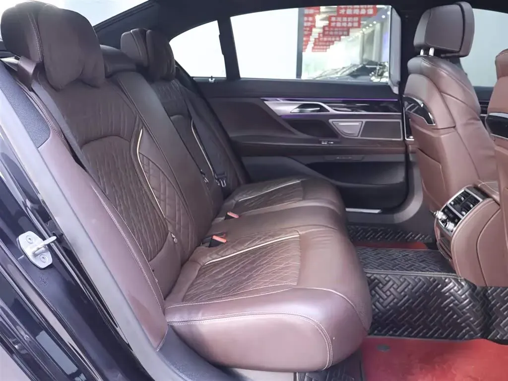 2019 BMW 7 Series 3.0T 340HP L6 8AT,autocango,china used car exporter,china ev exporter,chinese used car exporter,chinese used ev exporter