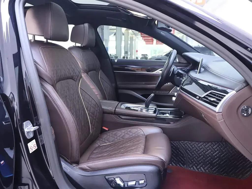 2019 BMW 7 Series 3.0T 340HP L6 8AT,autocango,china used car exporter,china ev exporter,chinese used car exporter,chinese used ev exporter