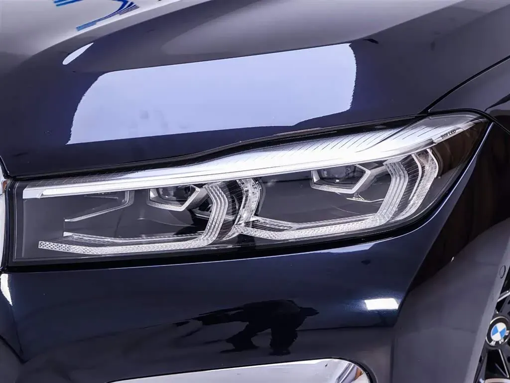 2019 BMW 7 Series 3.0T 340HP L6 8AT,autocango,china used car exporter,china ev exporter,chinese used car exporter,chinese used ev exporter