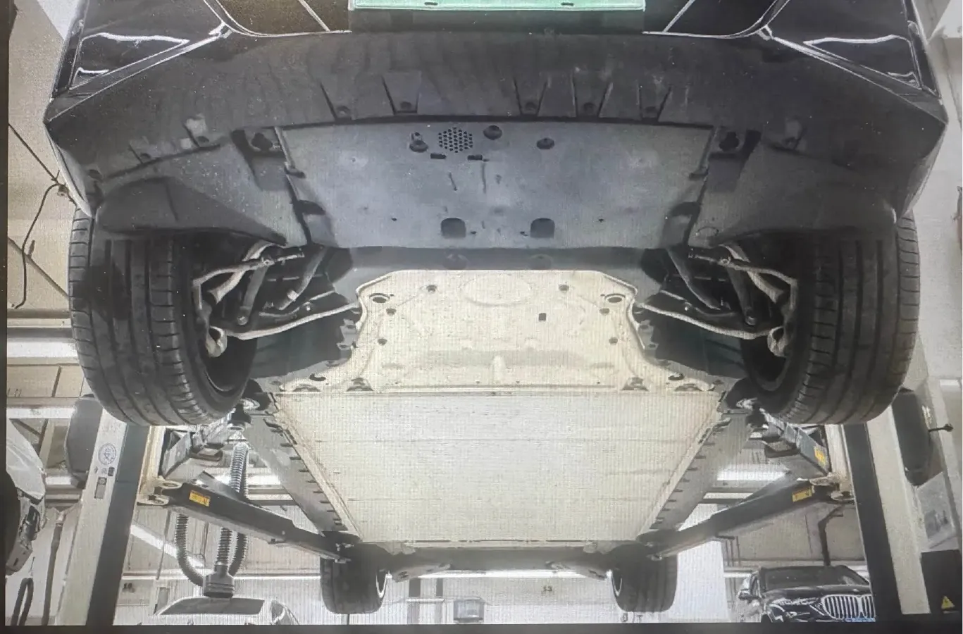 2023 BMW BEV 101.7KWH,autocango,china used car exporter,china ev exporter,chinese used car exporter,chinese used ev exporter