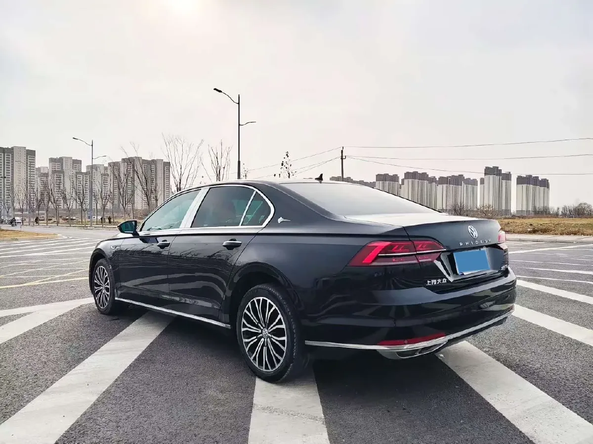 2018 Volkswagen Phideon 2.0T 224HP L4 7DCT,autocango,china used car exporter,china ev exporter,chinese used car exporter,chinese used ev exporter