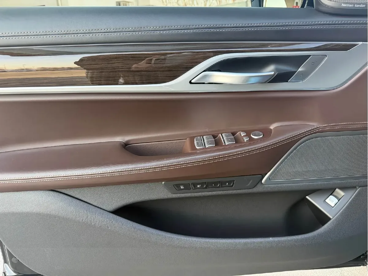 2019 BMW 7 Series 2.0T 265HP L4 8AT,autocango,china used car exporter,china ev exporter,chinese used car exporter,chinese used ev exporter