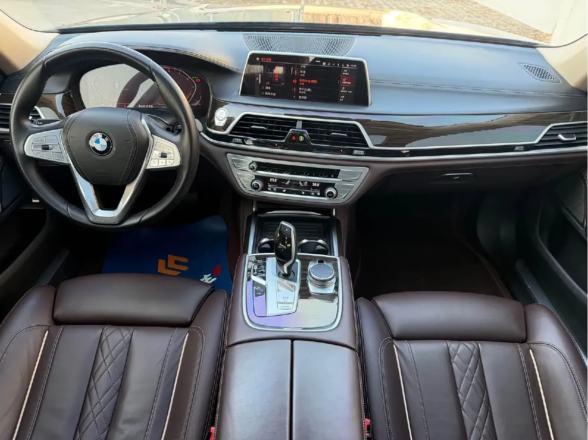 2019 BMW 7 Series 2.0T 265HP L4 8AT,autocango,china used car exporter,china ev exporter,chinese used car exporter,chinese used ev exporter
