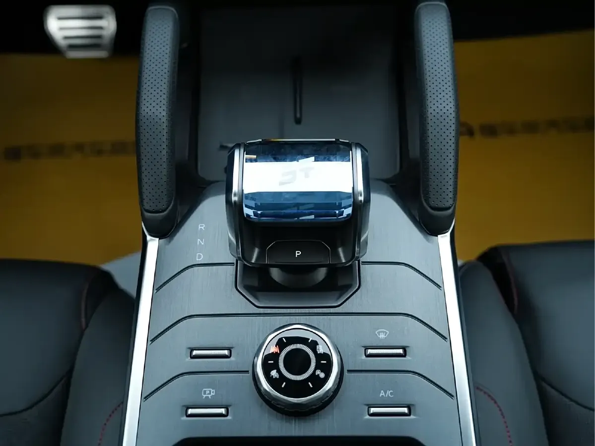 2024 Jetour ShanHai TravellerC-DM 1.5T 156HP L4 3DHT PHEV 26.7KWH,autocango,china used car exporter,china ev exporter,chinese used car exporter,chinese used ev exporter