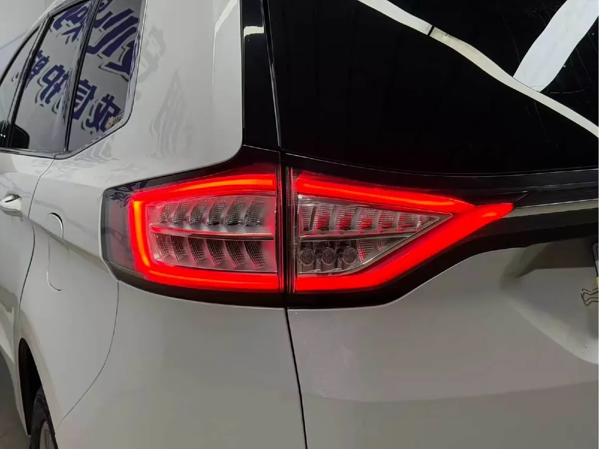 2016 Ford Edge 2.0T 245HP L4 6AT,autocango,china used car exporter,china ev exporter,chinese used car exporter,chinese used ev exporter