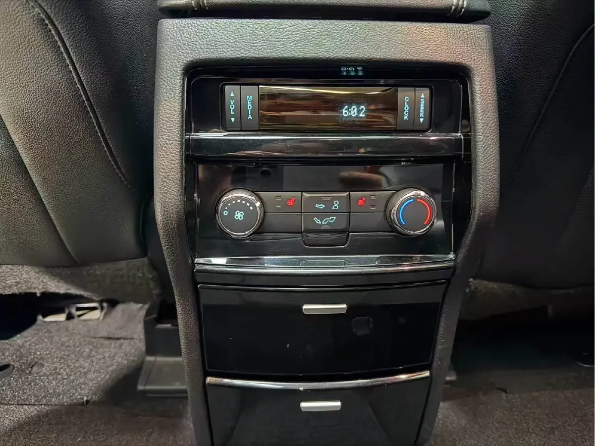 2016 Ford Edge 2.0T 245HP L4 6AT,autocango,china used car exporter,china ev exporter,chinese used car exporter,chinese used ev exporter