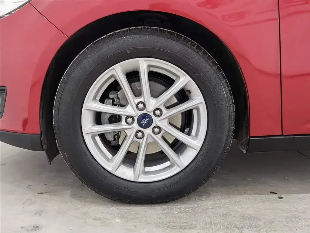 2015 Ford Focus 1.6L 125HP L4 6DCT,autocango,china used car exporter,china ev exporter,chinese used car exporter,chinese used ev exporter