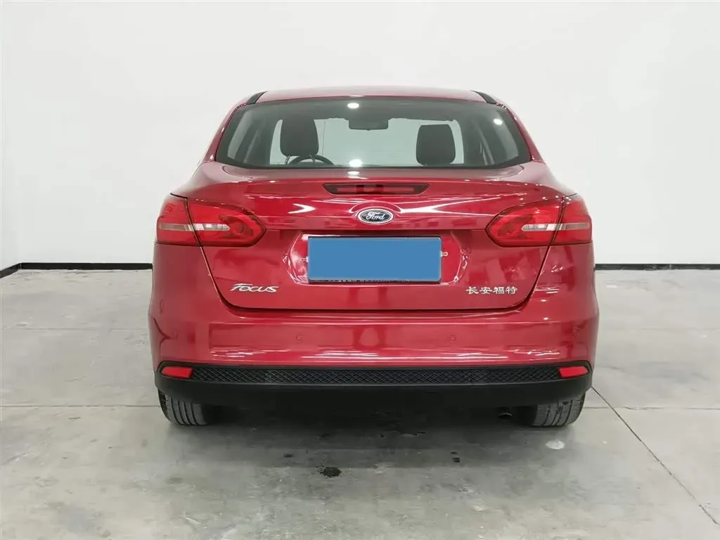 2015 Ford Focus 1.6L 125HP L4 6DCT,autocango,china used car exporter,china ev exporter,chinese used car exporter,chinese used ev exporter