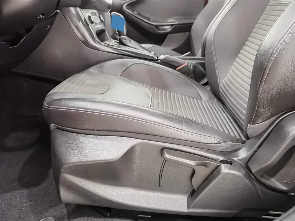 2015 Ford Focus 1.6L 125HP L4 6DCT,autocango,china used car exporter,china ev exporter,chinese used car exporter,chinese used ev exporter